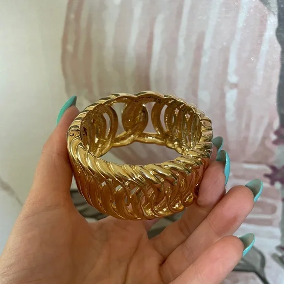 NWT Holden cuff magnet statement bracelet with crystals - Picture 6 of 7